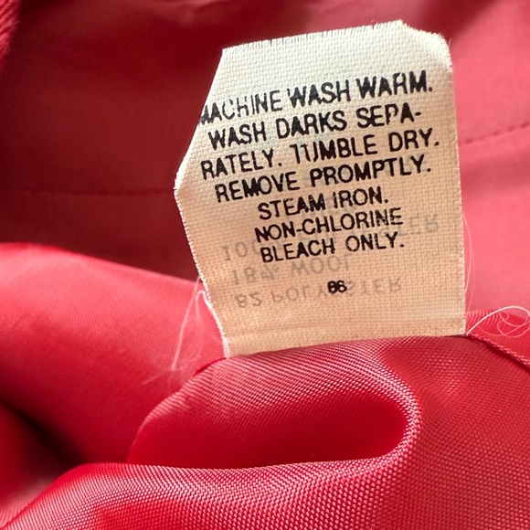 Leslie Fay Sportswear, size 16, collarless blazer, gold button - Picture 11 of 11